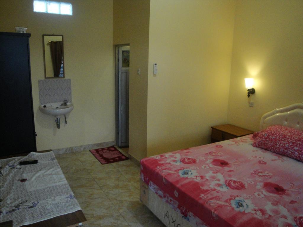 Puji Homestay ماتارام المظهر الخارجي الصورة
